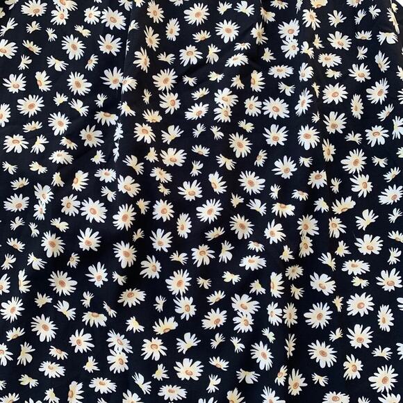 SHEIN Maternity Skirt Overalls Allover Daisy Print Pinafore Ditzy Print Size XL - Picture 6 of 13